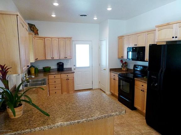 4th image of 620 Bishop Ln