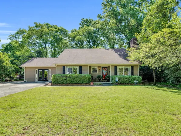 704 N Orange Ave, Dunn, NC 28334