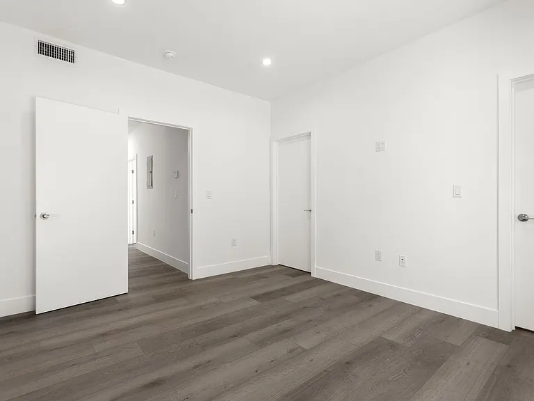 1034 N Oxford Ave — Photo 42