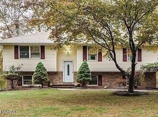 21 Oakwood Dr, New Egypt, NJ 08533