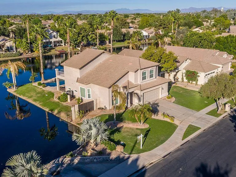 1902 W Havasu Way — Photo 12