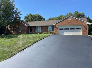 4946 Appletree Dr, Roanoke, VA 24012