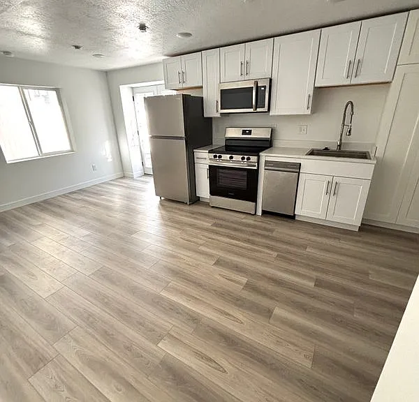 1453 W Royal Cloak Dr — Photo 7