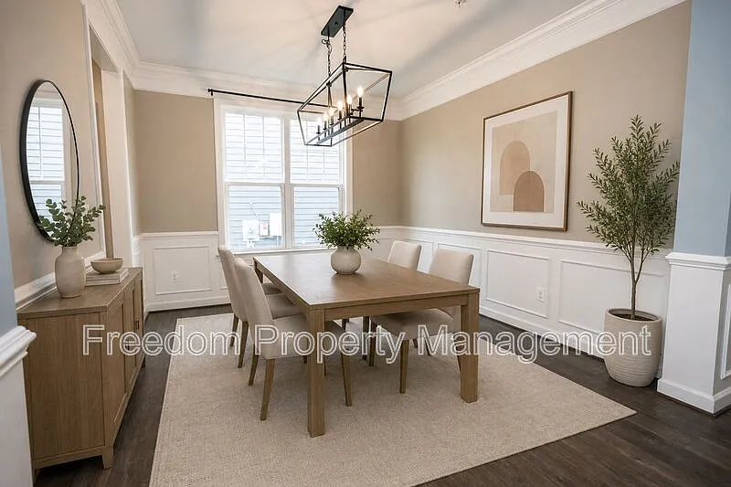 5 bed, 4.5 bath, 4303 sqft, $4,517 — Photo 3