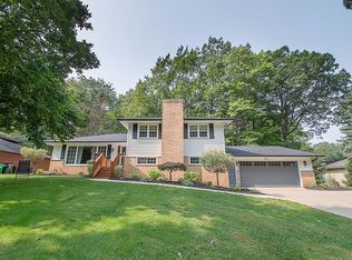 706 Sleepy Hollow Dr, Uniontown, OH 44685