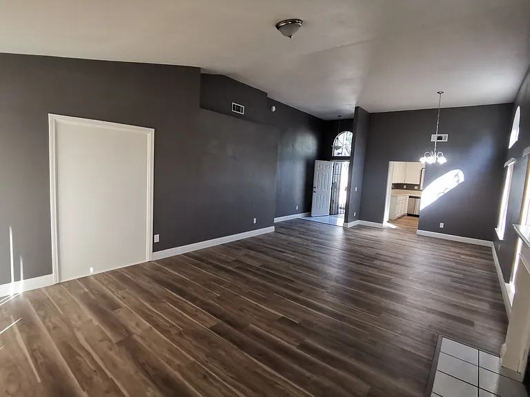 881 W Mount Diablo Ave — Photo 9