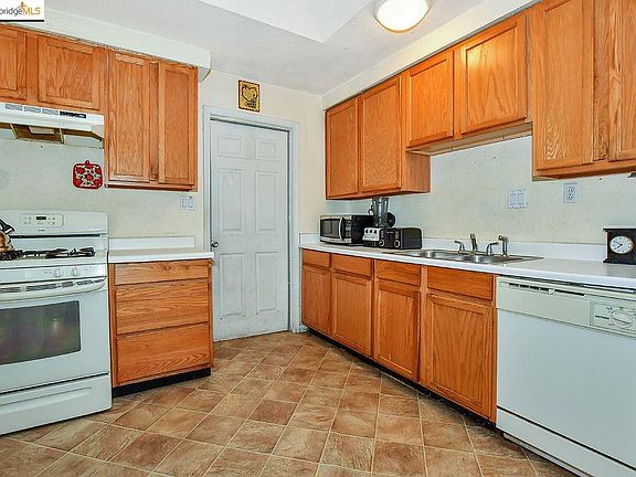 3rd image of 1618 Wisner Dr