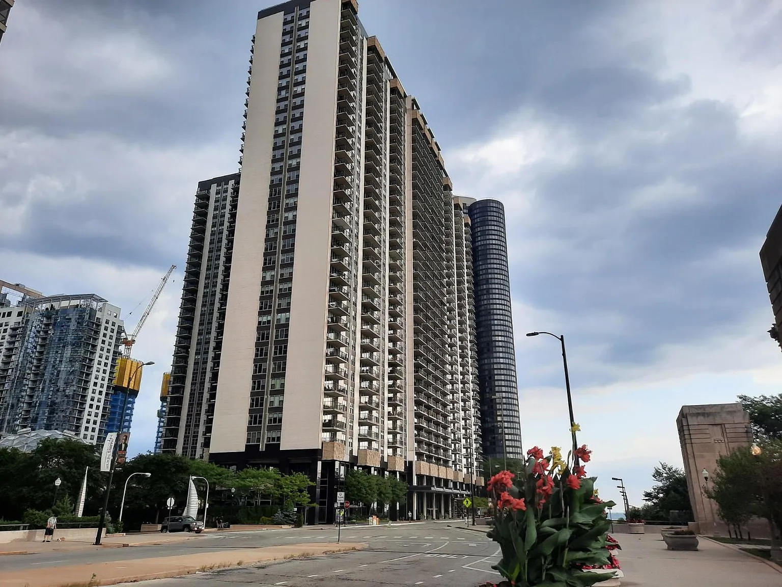 1 bed, 650 sqft, $1,600 — Photo 1
