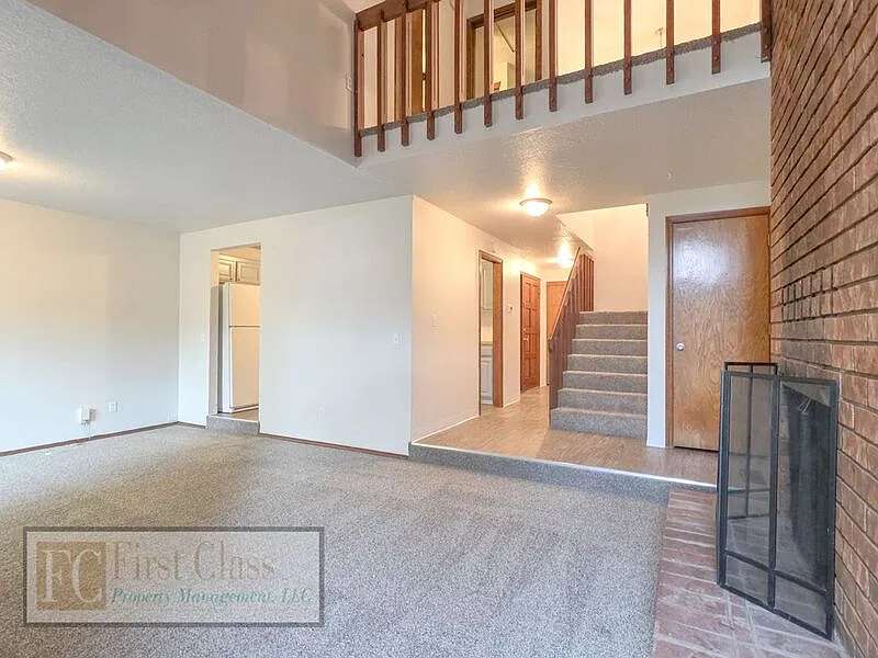 2 bed, 1.5 bath, 1202 sqft, $2,495 — Photo 4