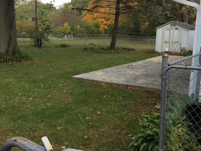 206 Myrtle Dr — Photo 2