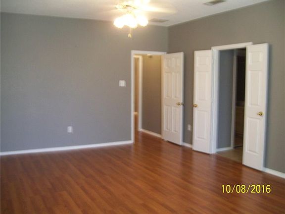 3rd image of 229 Wayside Ct