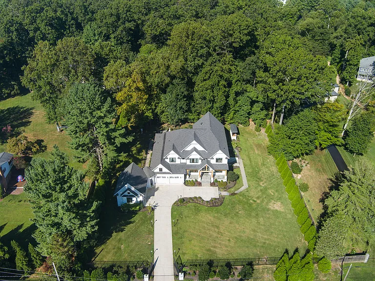 608 Walker Rd — Photo 45