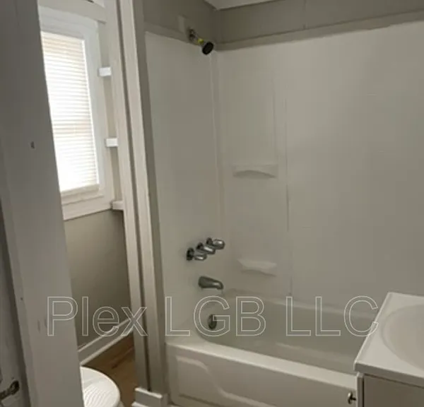 1206 Troup St — Photo 7