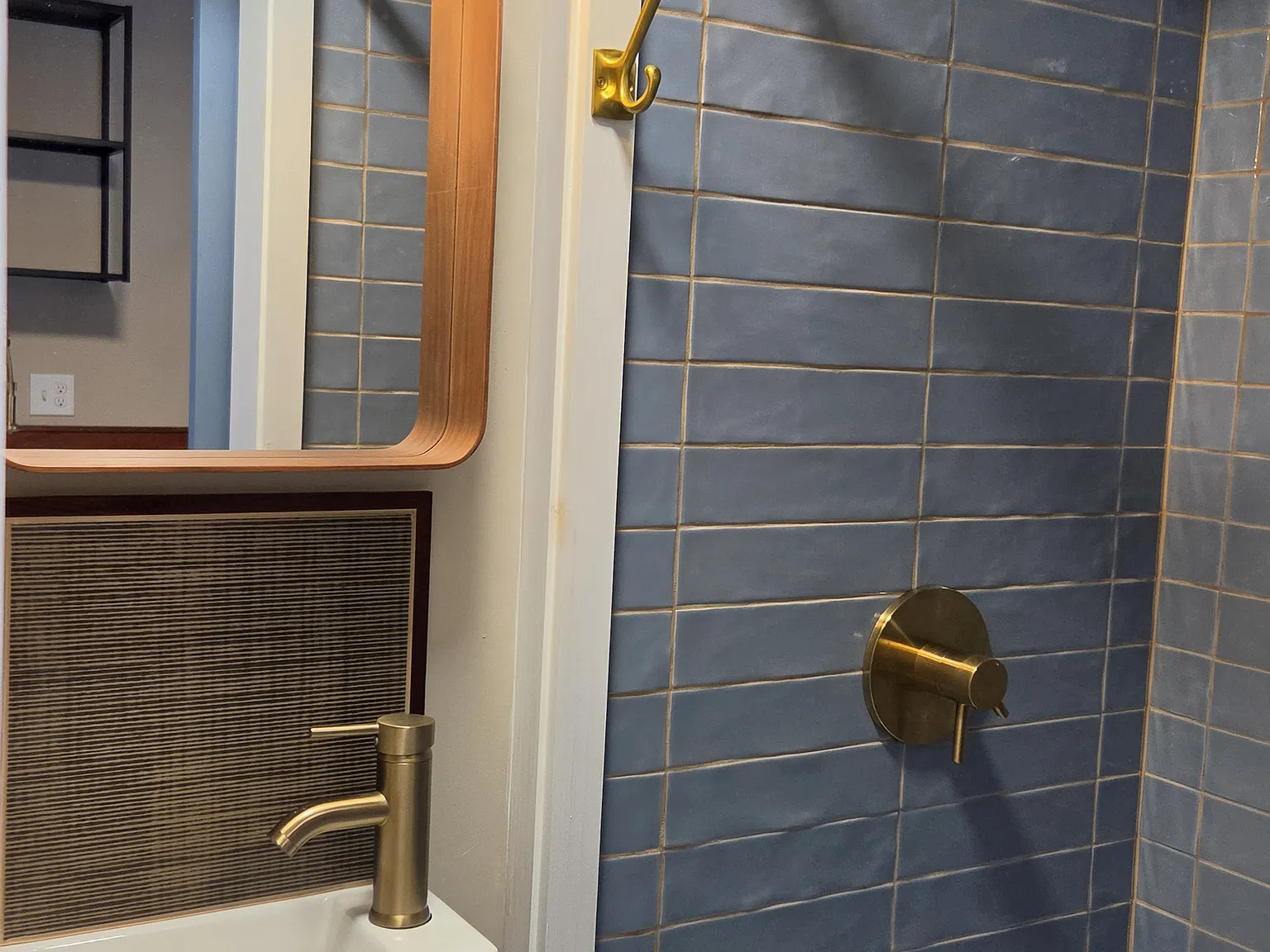 2 bed, 1.5 bath, 800 sqft, $1,800 — Photo 3