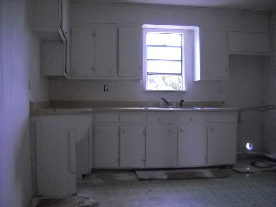 2nd image of 2807 S Cleveland St