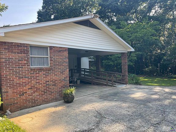 4th image of 866 Warwick Dr