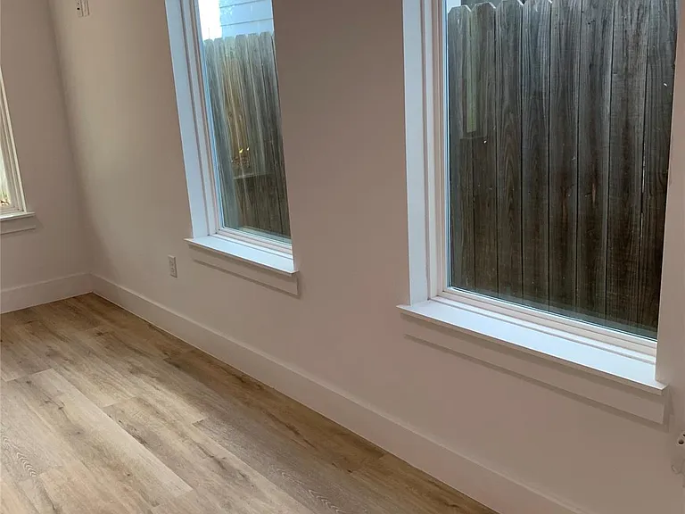 9026 Scott St — Photo 5