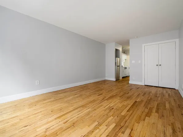 207 East 37th Street image 3 of 11