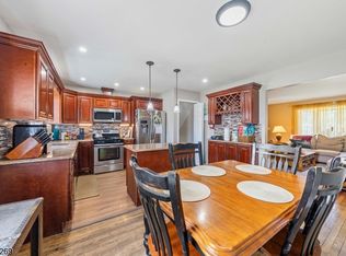 2814 N Stiles St, Linden, NJ 07036