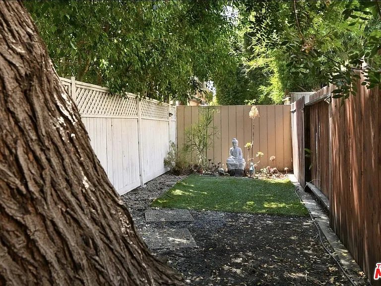 653 N West Knoll Dr — Photo 27