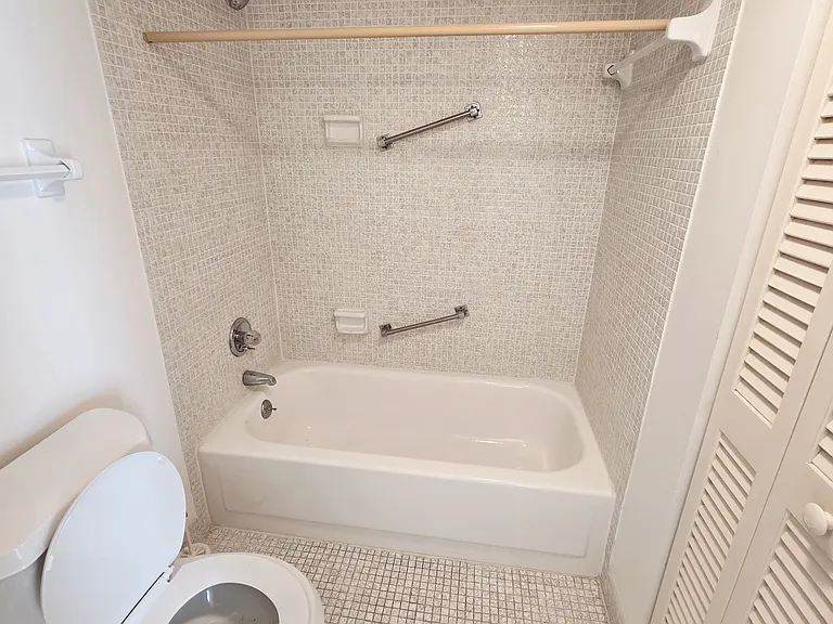 13721 Flora Pl #D — Photo 14
