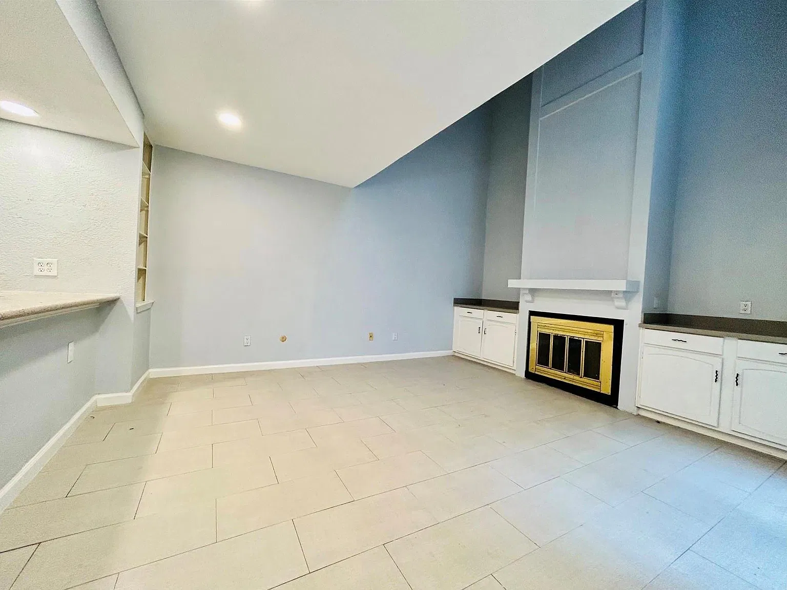 1 bed, 1.5 bath, 1375 sqft, $1,250 — Photo 3