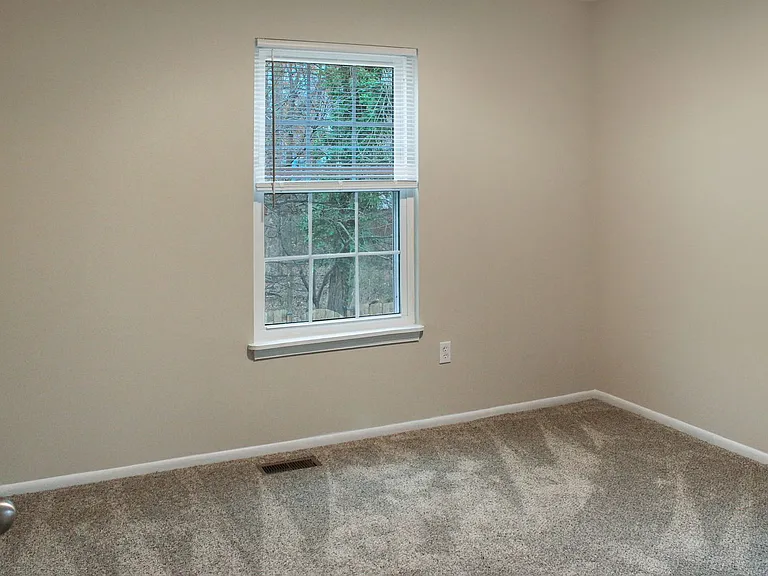 104 Jennifer Dr — Photo 26