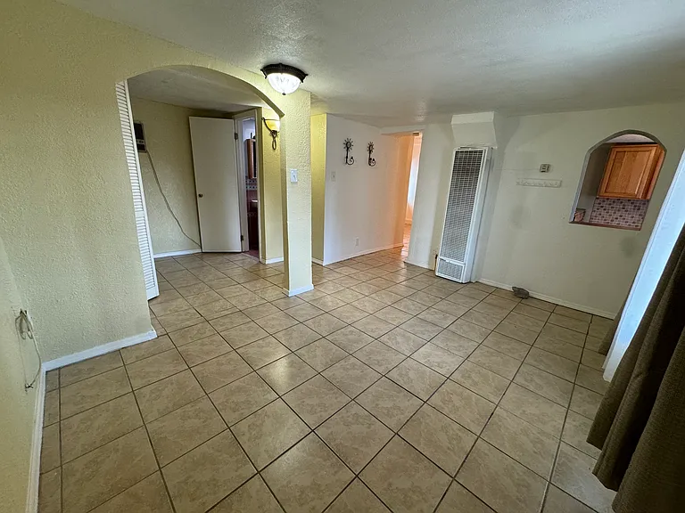 708 W Missouri Ave #B — Photo 9