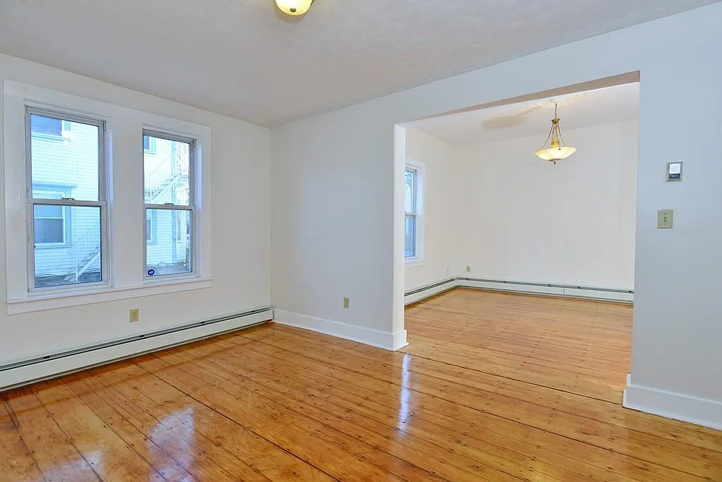 3 bed, 1524 sqft, $2,400 — Photo 2