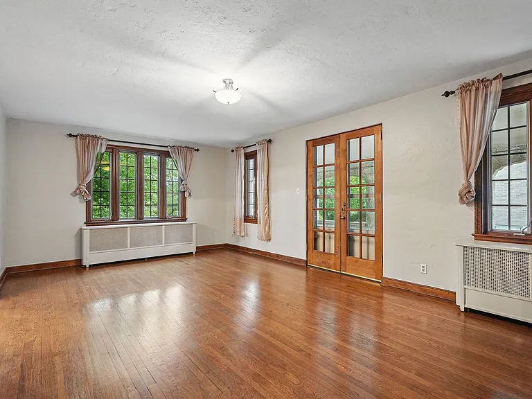 321 Jefferson Dr — Photo 11