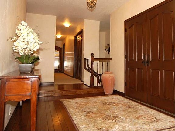 Entry/Foyer