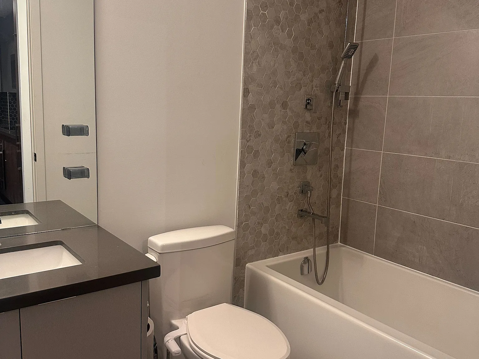 2 bed, $3,000 — Photo 2