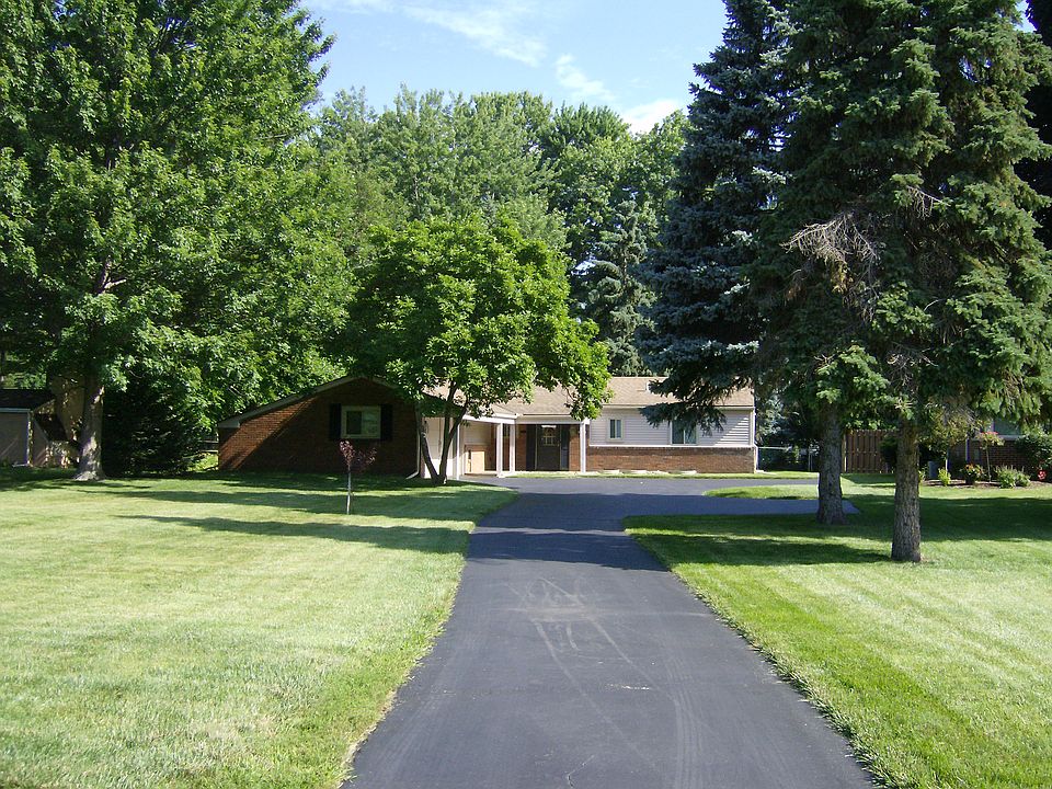 2nd image of 4016 W Laskey Rd