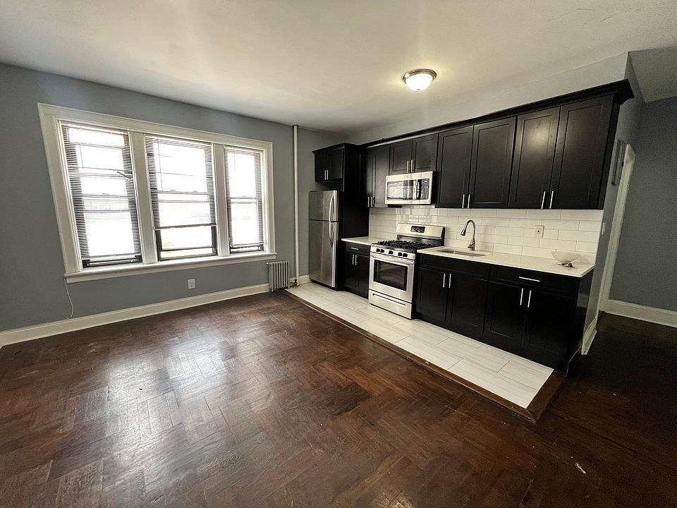 2nd image of 92 W 34th St #7AA