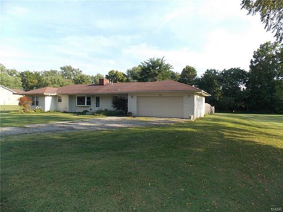 3rd image of 3899 Winthrop Dr