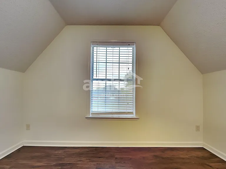 6889 Show Boat Ln — Photo 16