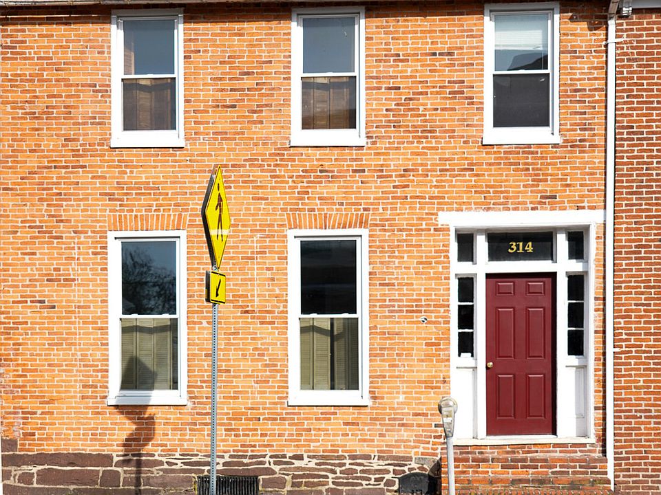 1st image of 314 W Main St