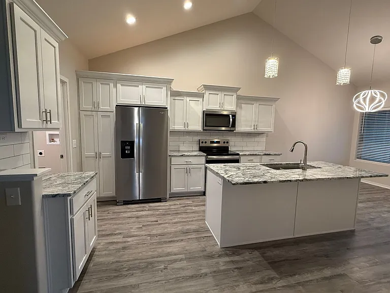 8925 S 47th St — Photo 3