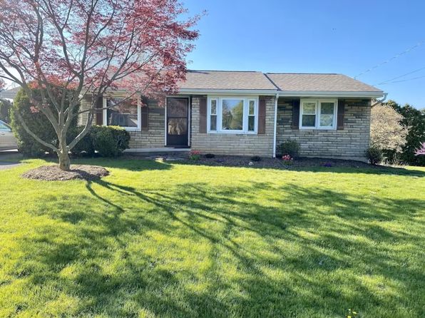 137 W Aaron Dr