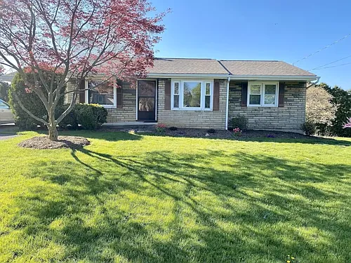 137 W Aaron Dr Photo 1