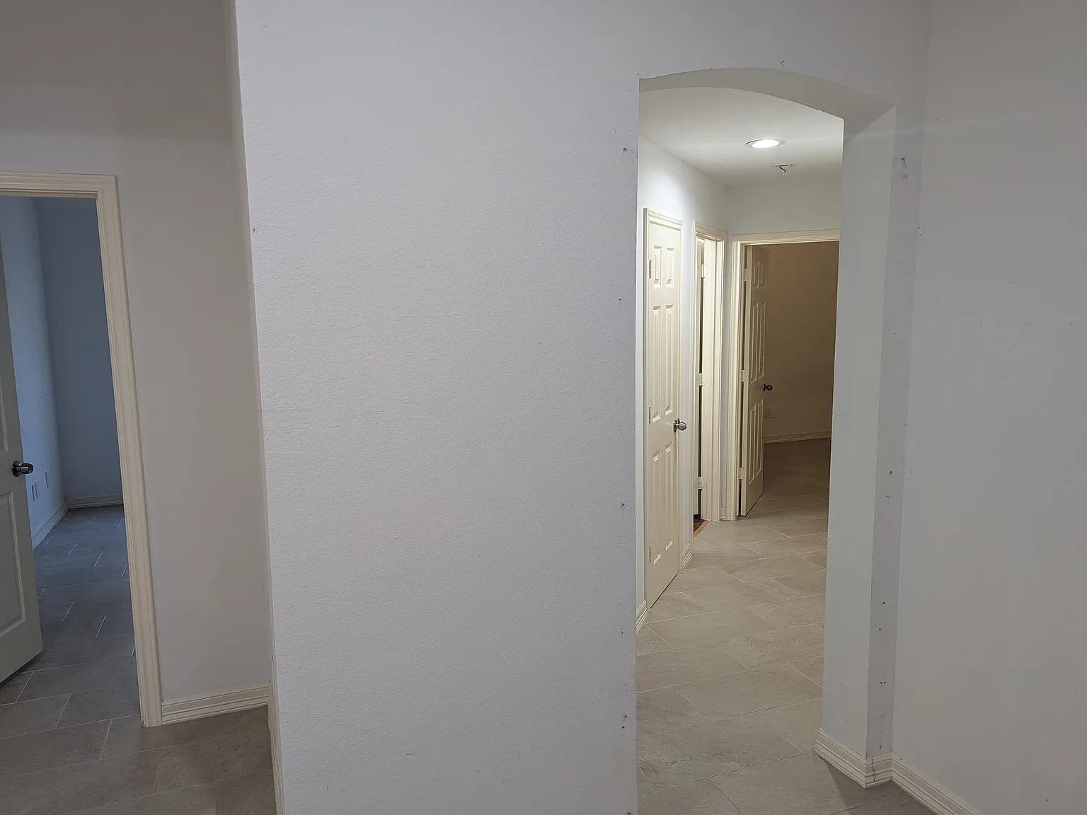 5 bed, 2400 sqft, $2,200 — Photo 4