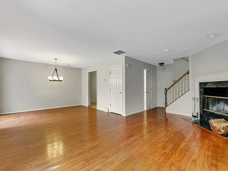 1015 Cumberland Ct — Photo 6