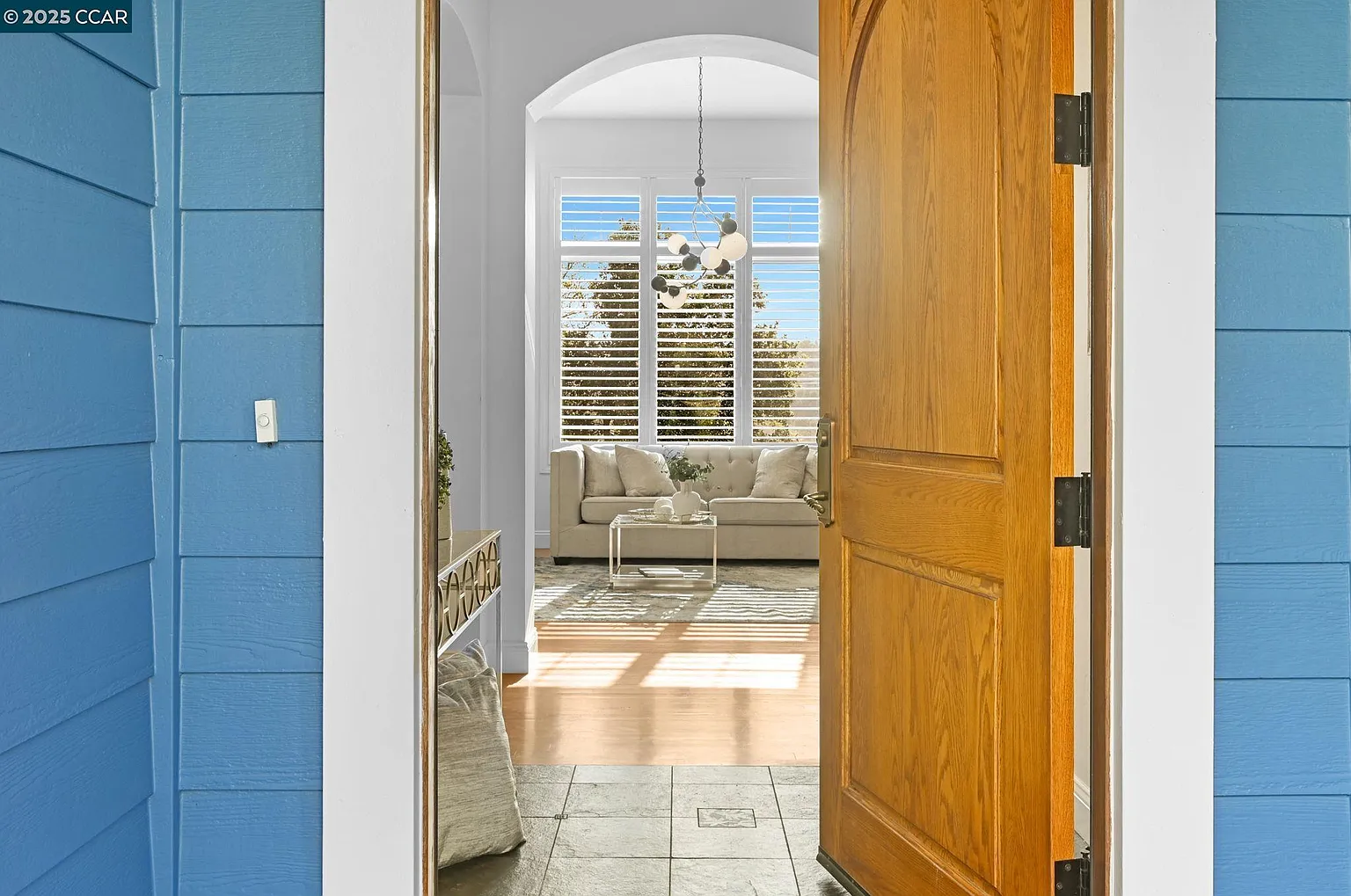 211 Park St photo 1