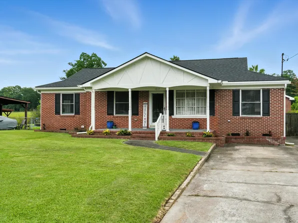 1017 E Recess Rd, Hanahan, SC 29410