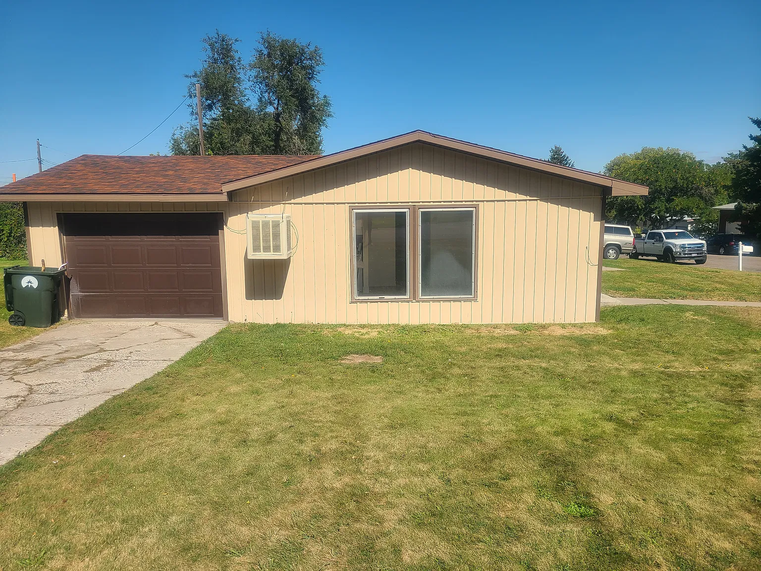 2 bed, 740 sqft, $1,350 — Photo 2