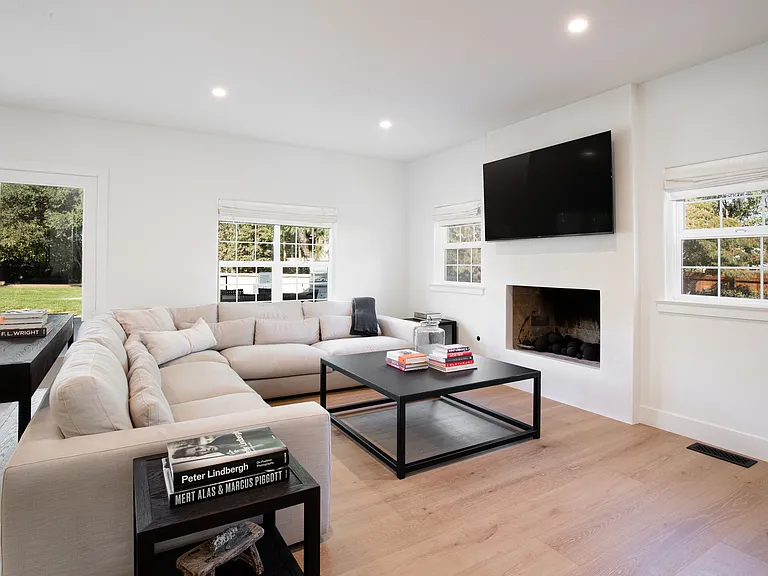 2231 Jonata St — Photo 28