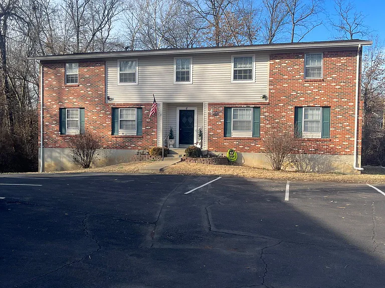 1 Meramec Ln #C — Photo 10