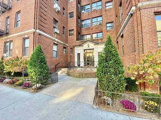 Rented by Zjama Realty Corp | media 9