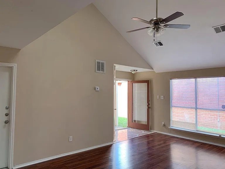 5922 Cinnamon Creek Cir — Photo 2
