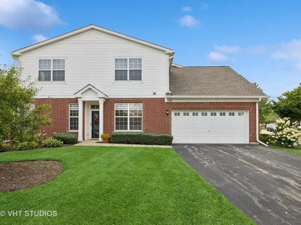 1541 Matthew Dr #1, Algonquin, IL 60102